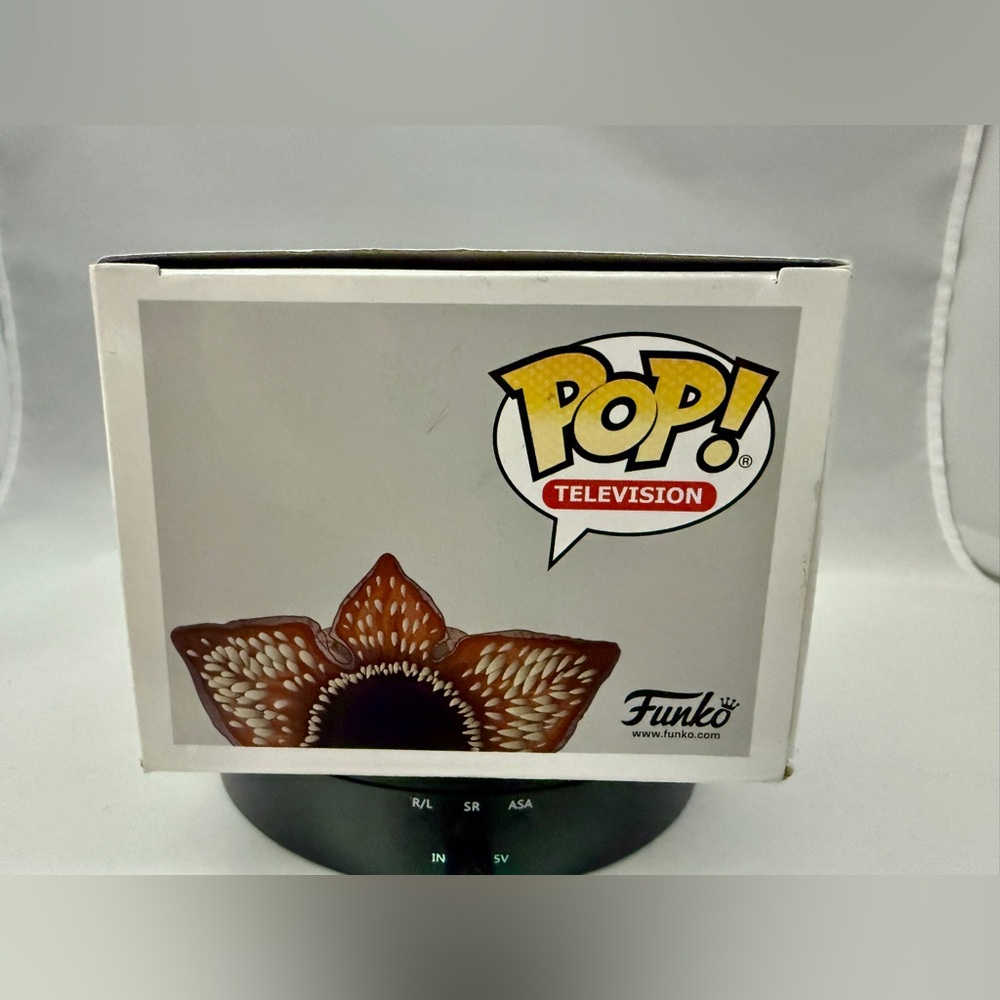 Stranger Things Demogorgon 2019 Summer Convention Exclusive Funko Pop #428 - Picture 5 of 6